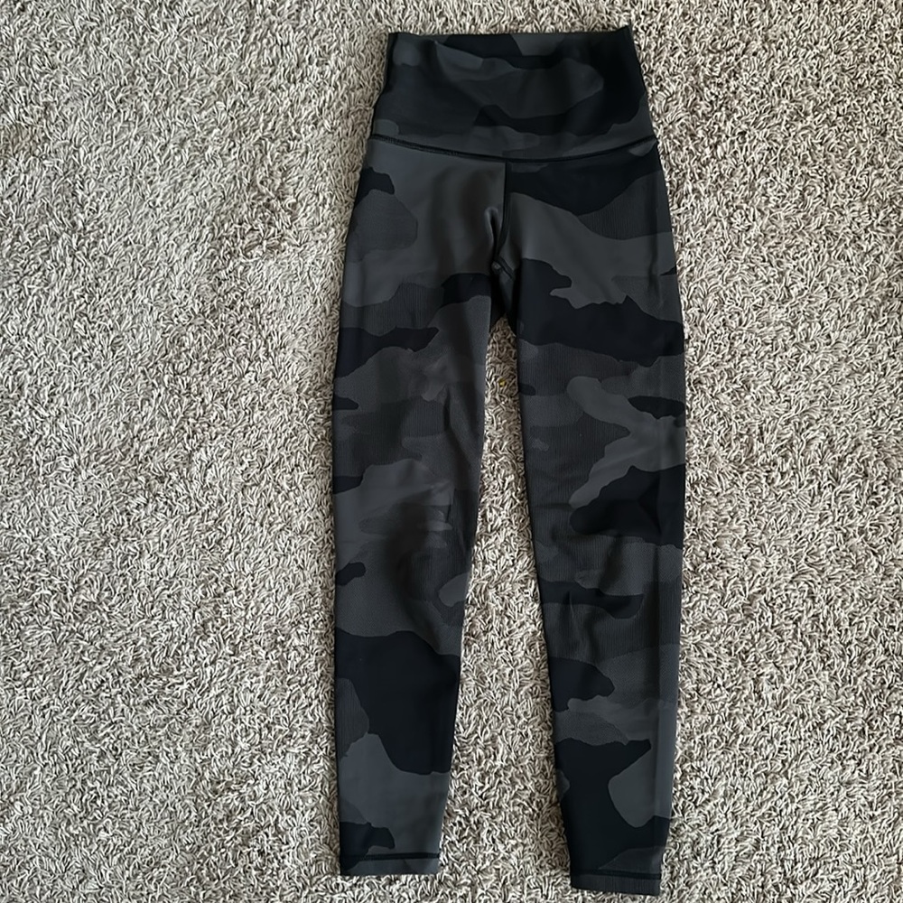 Aerie camo move leggings - small